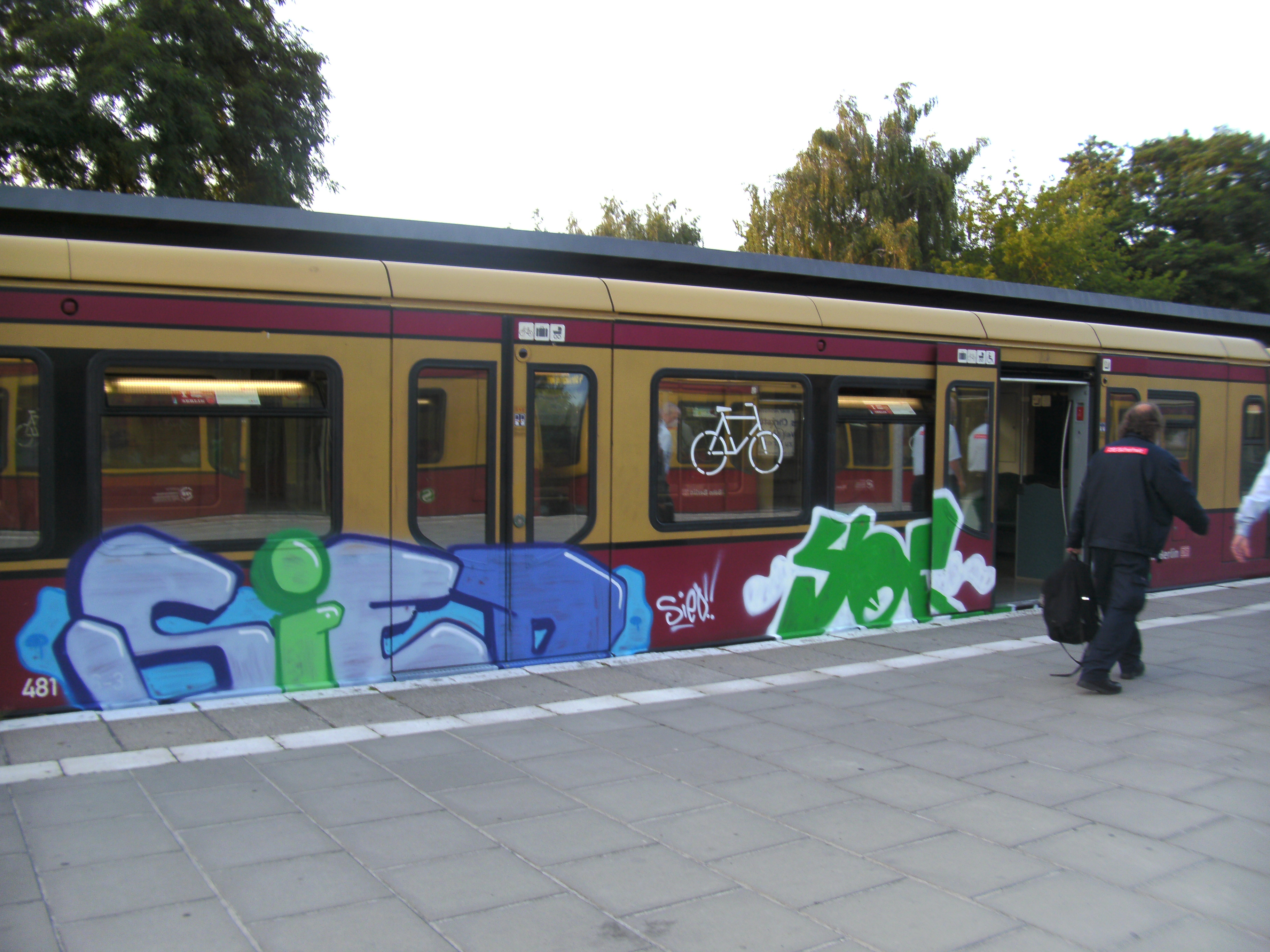 BERLIN GRAFFITI TRAINWRITING #61 - Hustlehorst Berlin Trains