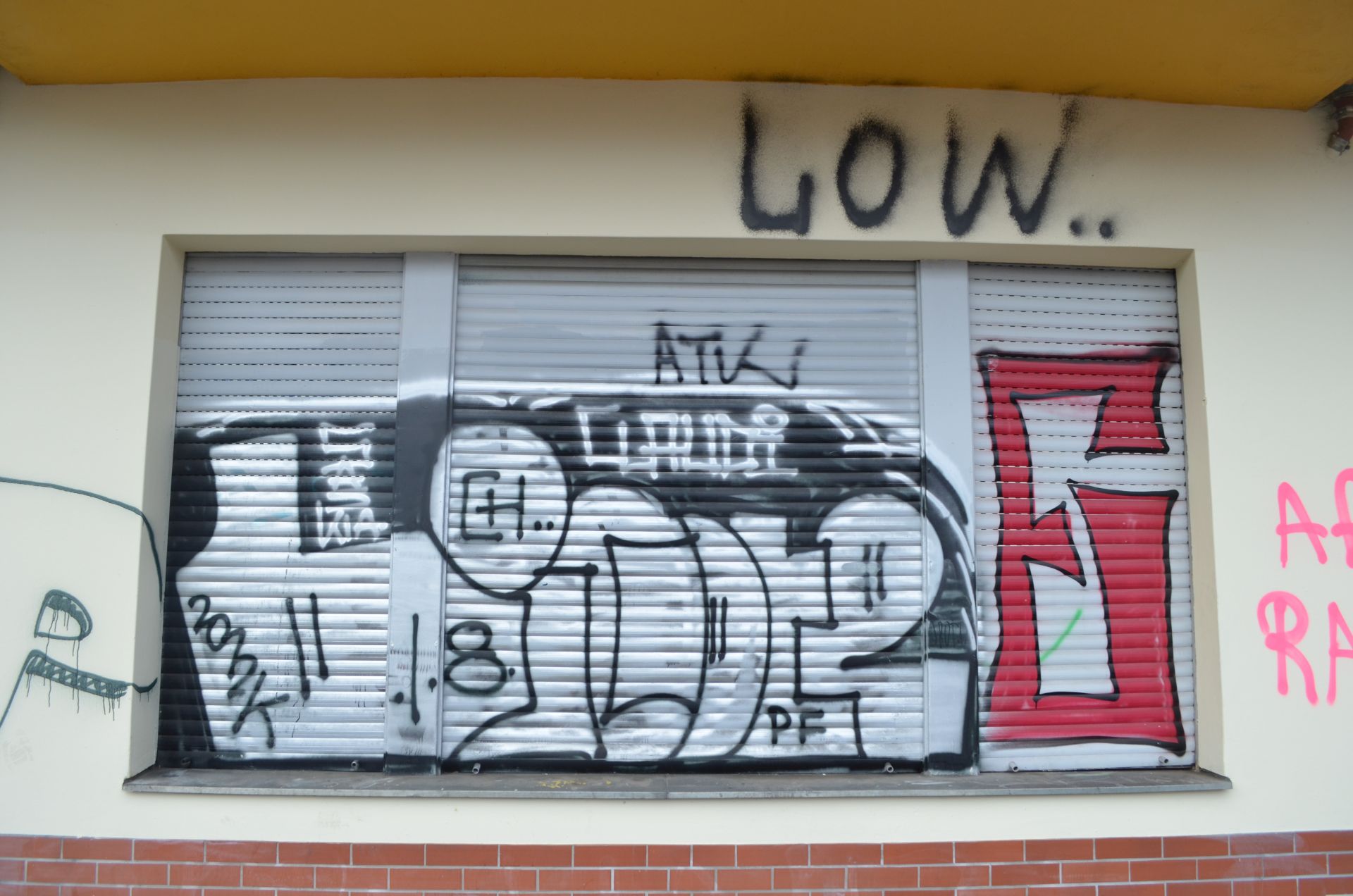 BERLIN GRAFFITI